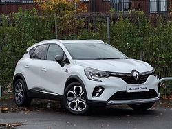 White Used 2024 Renault Captur Techno SUV | £18,698 (Fair price)