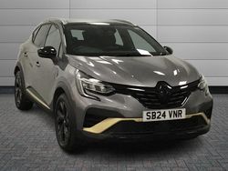 Grey/black Used 2024 Renault Captur Engineered SUV | £20,995 (Fair price)