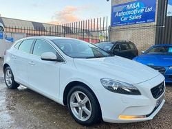 White Used 2016 Volvo V40 SE Hatchback | £4,295 (Fair price)