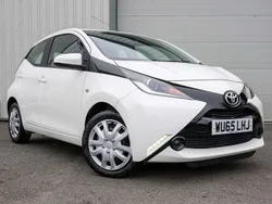 White Used 2015 Toyota Aygo X-play Hatchback | £5,995 (Fair price)