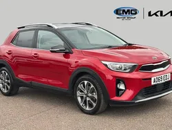 Blaze red/black roof Used 2019 Kia Stonic 2 SUV | £12,495 (Fair price)