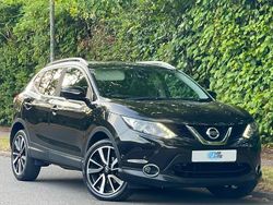 Black Used 2015 Nissan Qashqai Tekna SUV | £7,449 (Fair price)