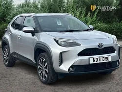 Silver Used 2021 Toyota Yaris Hybrid Design SUV | £19,999 (Fair price)