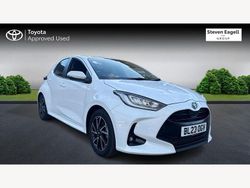White Used 2023 Toyota Yaris Hybrid Design Hatchback | £18,444 (Fair price)
