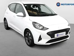 White Used 2024 Hyundai i10 Advanced Hatchback | £14,149 (Fair price)