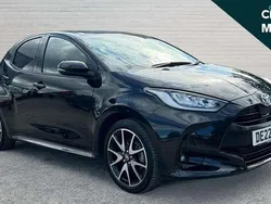 Black Used 2022 Toyota Yaris Hybrid Hatchback | £18,323 (Fair price)