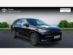 Black Used 2024 VW Tiguan Match SUV | £29,995 (Fair price)