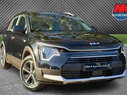 Black Used 2025 Kia Niro SUV | £23,499 (Fair price)