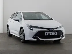 White Used 2019 Toyota Corolla Design Estate | £16,798 (Fair price)