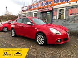 Red Used 2015 Alfa Romeo Giulietta Distinctive | £5,295 (A bit pricey)
