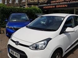White Used 2016 Hyundai i10 Premium Hatchback | £11,495 (A bit pricey)