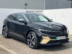 Black/grey Used 2024 Renault Mégane Iconic Hatchback | £24,586 (Fair price)