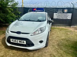 White Used 2012 Ford Fiesta Zetec Hatchback | £2,699 (Fair price)
