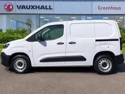 White New 2025 Citroën Berlingo MPV | £17,690