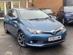 Blue Used 2015 Toyota Auris Design Hatchback | £6,000 (Fair price)