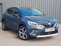 Blue/black Used 2023 Renault Captur Techno SUV | £19,298 (Fair price)