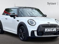 White Used 2023 Mini Cooper Hatch Hatchback | £21,500 (Fair price)