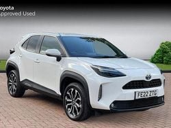 Pure white Used 2022 Toyota Yaris Hybrid Design SUV | £18,244 (Super price)