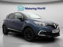 Blue/black Used 2019 Renault Captur Iconic SUV | £8,300 (Fair price)