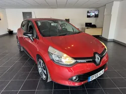Red Used 2016 Renault Clio IV Dynamique Hatchback | £6,295 (Fair price)