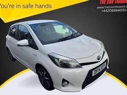 White Used 2014 Toyota Yaris Hybrid Trend Hatchback | £8,488 (Expensive)