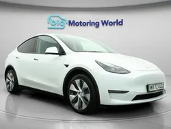 White Used 2022 Tesla Model Y Long Range AWD SUV | £24,700 (Fair price)