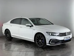 White Used 2020 VW Passat Advance Sedan | £15,900 (Fair price)