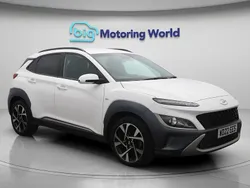 White Used 2022 Hyundai Kona Premium SUV | £13,900 (Fair price)