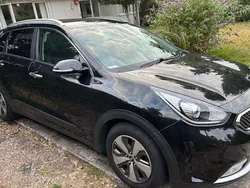 Black Used 2017 Kia Niro 2 SUV | £10,488 (Expensive)