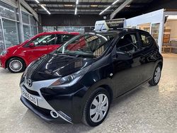 Black Used 2016 Toyota Aygo X-play Hatchback | £4,991 (Fair price)