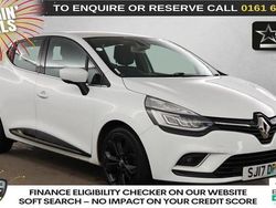 White Used 2017 Renault Clio IV Dynamique Hatchback | £6,470 (Fair price)