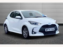 White Used 2025 Toyota Yaris Hybrid Hatchback | £19,895 (Fair price)