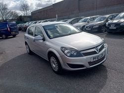 Silver Used 2010 Vauxhall Astra Hatchback | £990 (Super price)