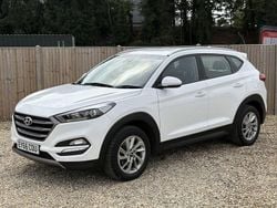 White Used 2016 Hyundai Tucson SE SUV | £8,100 (Good price)