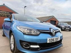 Blue Used 2016 Renault Mégane III Dynamique Hatchback | £3,895 (Good price)