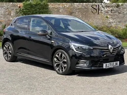 Black Used 2021 Renault Clio V SE Hatchback | £11,990 (Fair price)
