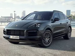 Chromite black metallic Used 2023 Porsche Cayenne Platinum Edition SUV | £61,990 (Fair price)