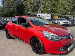 Red Used 2015 Renault Clio IV Dynamique Hatchback | £6,990 (Fair price)