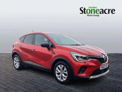 Red Used 2022 Renault Captur Iconic SUV | £11,995 (Fair price)
