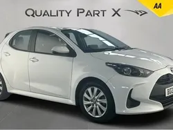 White Used 2022 Toyota Yaris Hybrid Hatchback | £11,350 (Good price)