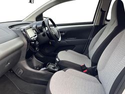 Lipizzan white Used 2017 Citroën C1 Flair Hatchback | £8,990 (Fair price)