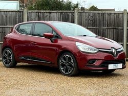 Red Used 2017 Renault Clio IV Dynamique Hatchback | £6,840 (Fair price)