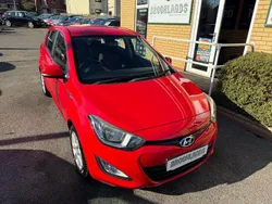 Red Used 2014 Hyundai i20 Active Hatchback | £3,995 (Fair price)