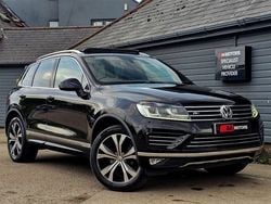 Black Used 2014 VW Touareg R-line SUV | £15,489 (Expensive)