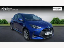 Blue Used 2022 Toyota Yaris Hybrid Hatchback | £16,579 (Fair price)