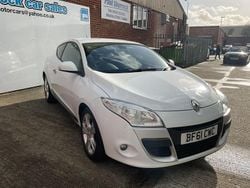 White Used 2011 Renault Mégane Coupé Dynamique Coupe | £2,295 (Fair price)