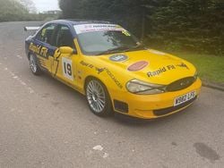 Black Used 2000 Ford Mondeo Ghia Hatchback | £3,650