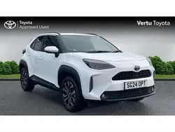 White Used 2024 Toyota Yaris Cross Design SUV | £22,530 (Good price)