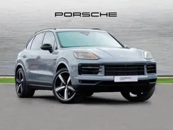 Arctic grey New 2025 Porsche Cayenne SUV | £91,878