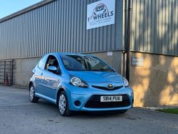 Blue Used 2014 Toyota Aygo Hatchback | £3,995 (Good price)